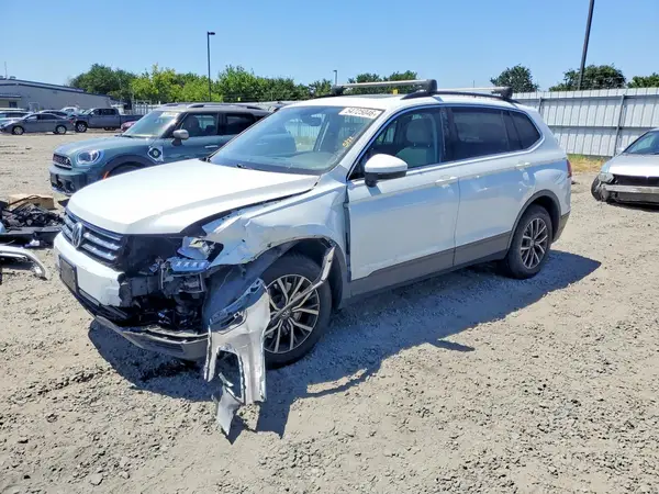 3VV2B7AX1KM124769 2019 VOLKSWAGEN TIGUAN - Image 1