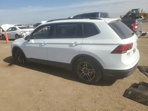 3VV2B7AX1KM140731 2019 VOLKSWAGEN TIGUAN - Image 2