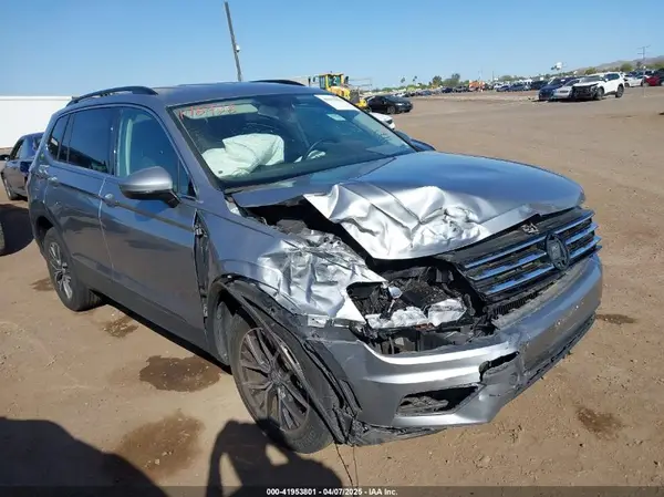 3VV2B7AX1KM170926 2019 VOLKSWAGEN TIGUAN - Image 1