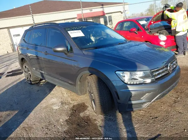 3VV2B7AX1KM172420 2019 VOLKSWAGEN TIGUAN - Image 1