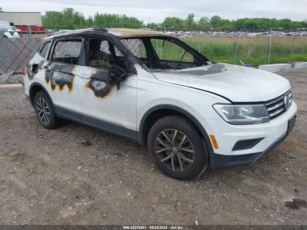 3VV2B7AX1LM106919 2020 VOLKSWAGEN TIGUAN - Image 1