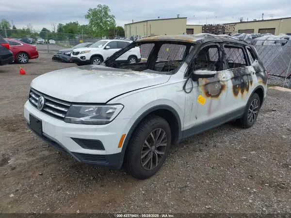 3VV2B7AX1LM106919 2020 VOLKSWAGEN TIGUAN - Image 2