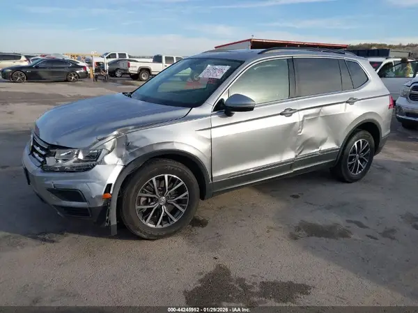 3VV2B7AX1LM163475 2020 VOLKSWAGEN TIGUAN - Image 2