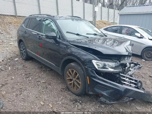 3VV2B7AX1MM021516 2021 VOLKSWAGEN TIGUAN - Image 1