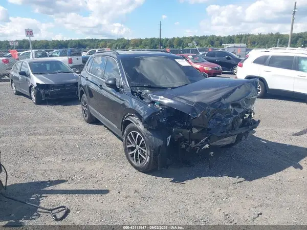 3VV2B7AX1MM030765 2021 VOLKSWAGEN TIGUAN - Image 1