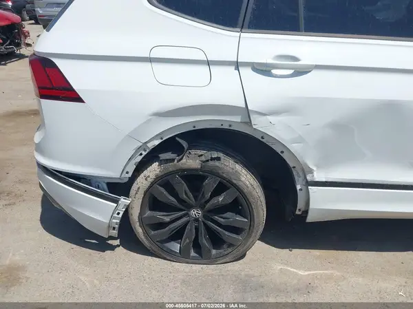 2021 VOLKSWAGEN TIGUAN auction photo 6