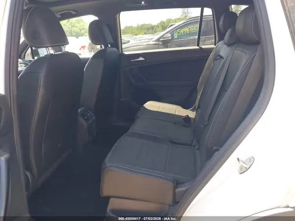 2021 VOLKSWAGEN TIGUAN auction photo 8