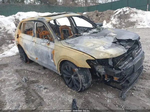 3VV2B7AX1MM152350 2021 VOLKSWAGEN TIGUAN - Image 1