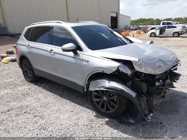 3VV2B7AX1NM015118 2022 VOLKSWAGEN TIGUAN - Image 1