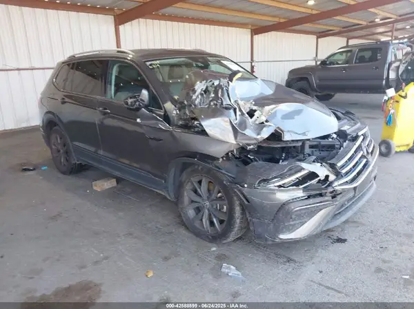 3VV2B7AX1NM061791 2022 VOLKSWAGEN TIGUAN - Image 1