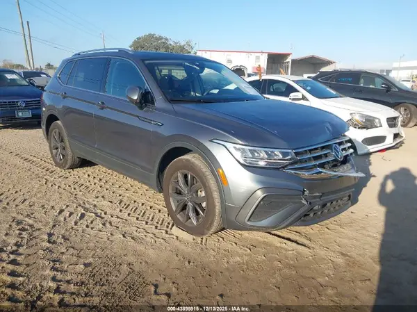 3VV2B7AX1NM098260 2022 VOLKSWAGEN TIGUAN - Image 1