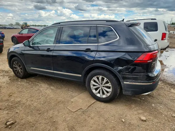 3VV2B7AX2JM001481 2018 VOLKSWAGEN TIGUAN - Image 2
