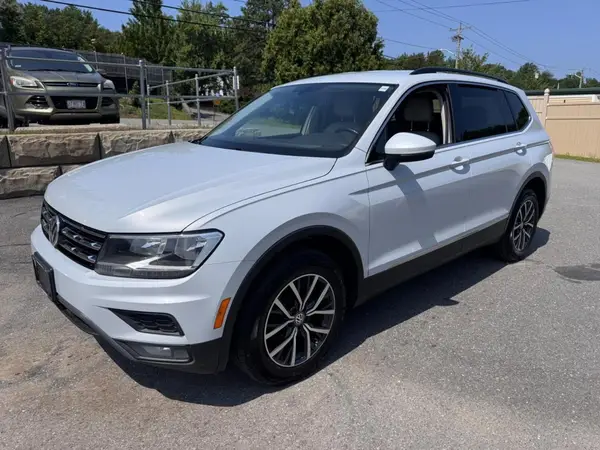 3VV2B7AX2JM003568 2018 VOLKSWAGEN TIGUAN - Image 2