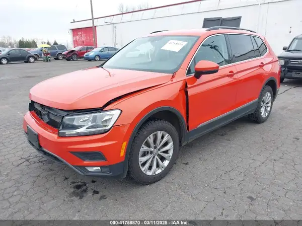 3VV2B7AX2JM006115 2018 VOLKSWAGEN TIGUAN - Image 2