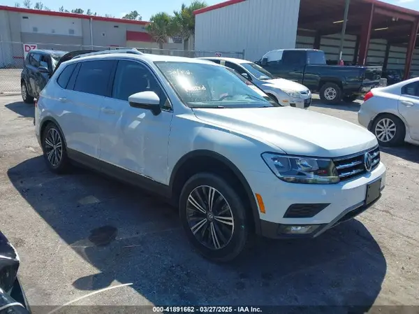 3VV2B7AX2JM007118 2018 VOLKSWAGEN TIGUAN - Image 1