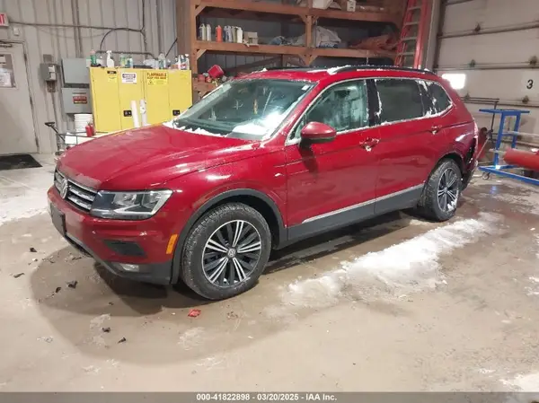 3VV2B7AX2JM027790 2018 VOLKSWAGEN TIGUAN - Image 2