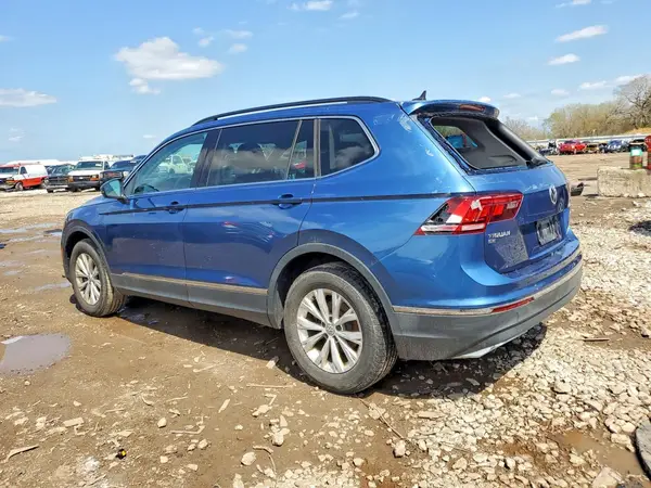 3VV2B7AX2JM029118 2018 VOLKSWAGEN TIGUAN - Image 2