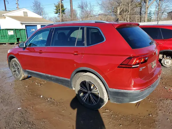 3VV2B7AX2JM038837 2018 VOLKSWAGEN TIGUAN - Image 2
