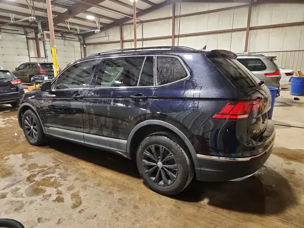 3VV2B7AX2JM050826 2018 VOLKSWAGEN TIGUAN - Image 2