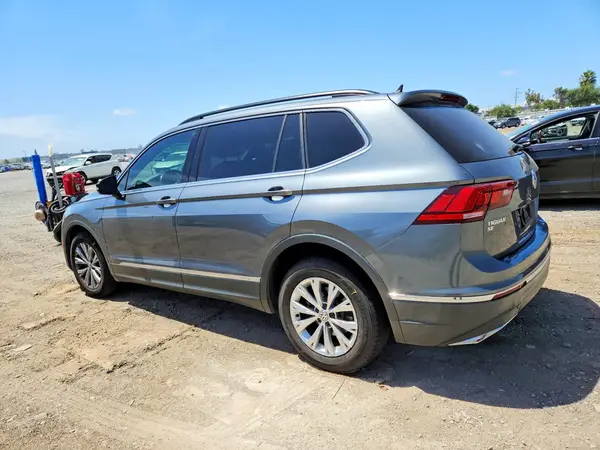 3VV2B7AX2JM055041 2018 VOLKSWAGEN TIGUAN - Image 2