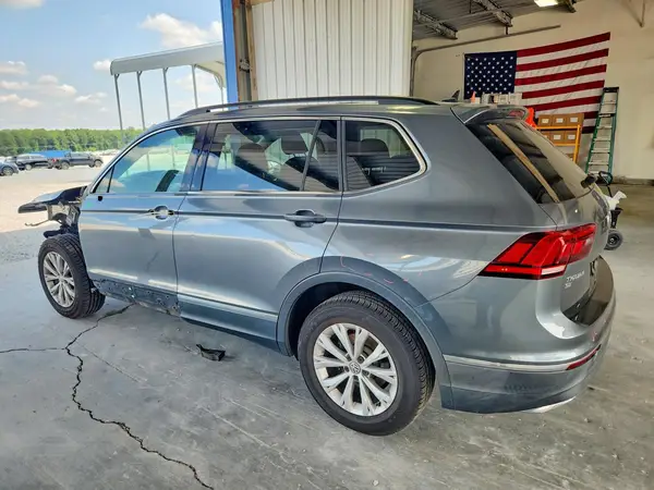 3VV2B7AX2JM061812 2018 VOLKSWAGEN TIGUAN - Image 2