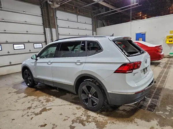 3VV2B7AX2JM062961 2018 VOLKSWAGEN TIGUAN - Image 2