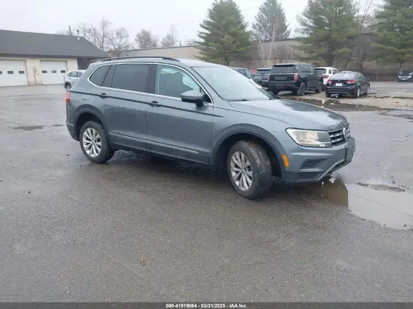 3VV2B7AX2JM075712 2018 VOLKSWAGEN TIGUAN - Image 1
