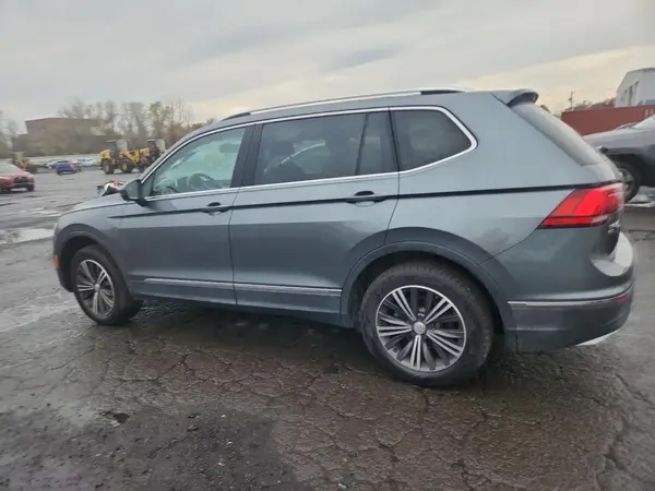 3VV2B7AX2JM082658 2018 VOLKSWAGEN TIGUAN - Image 2
