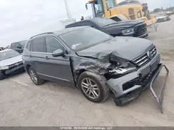 3VV2B7AX2JM082742 2018 VOLKSWAGEN TIGUAN