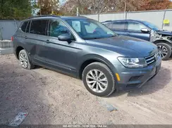 3VV2B7AX2JM085303 2018 VOLKSWAGEN TIGUAN