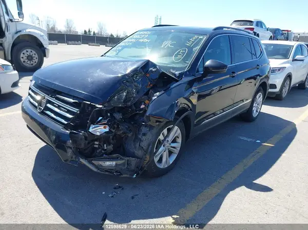 3VV2B7AX2JM086225 2018 VOLKSWAGEN TIGUAN - Image 2