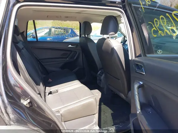 3VV2B7AX2JM086225 2018 VOLKSWAGEN TIGUAN - Image 8