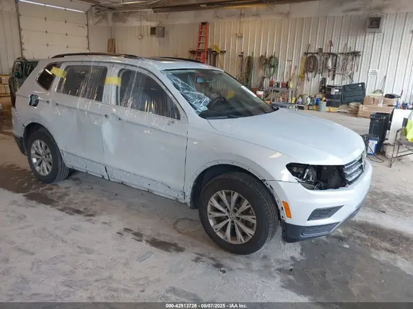 3VV2B7AX2JM087939 2018 VOLKSWAGEN TIGUAN - Image 1