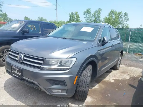 3VV2B7AX2JM094535 2018 VOLKSWAGEN TIGUAN - Image 2