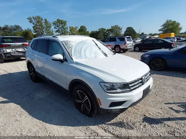 3VV2B7AX2JM112127 2018 VOLKSWAGEN TIGUAN - Image 1