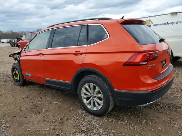 3VV2B7AX2JM114962 2018 VOLKSWAGEN TIGUAN - Image 2