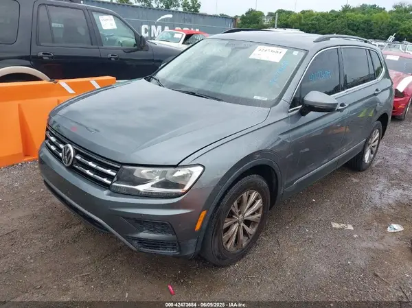 3VV2B7AX2JM132491 2018 VOLKSWAGEN TIGUAN - Image 2