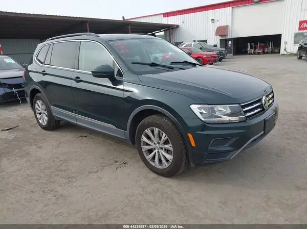 3VV2B7AX2JM139652 2018 VOLKSWAGEN TIGUAN - Image 1