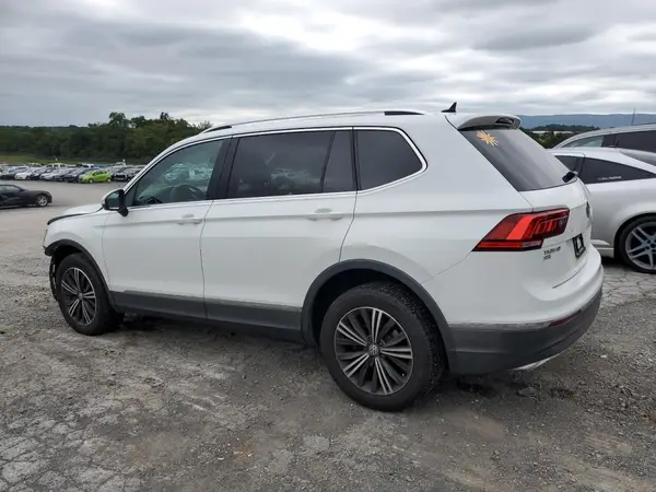 3VV2B7AX2JM145869 2018 VOLKSWAGEN TIGUAN - Image 2