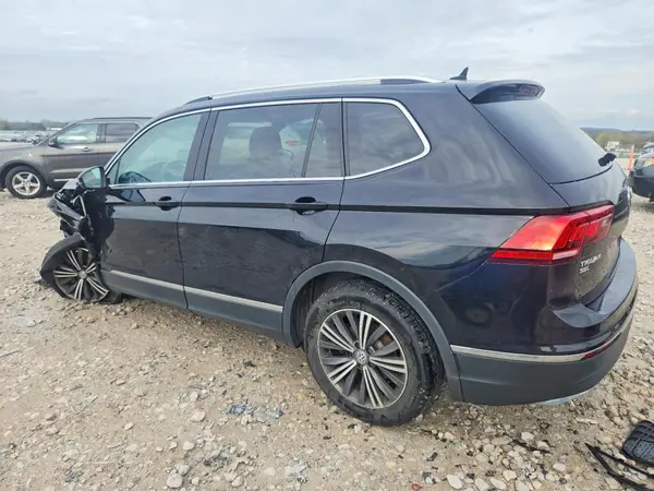 3VV2B7AX2JM151042 2018 VOLKSWAGEN TIGUAN - Image 2