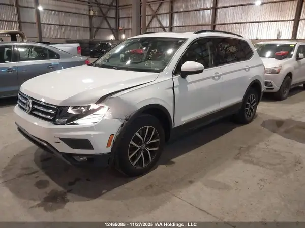 3VV2B7AX2JM156239 2018 VOLKSWAGEN TIGUAN - Image 2