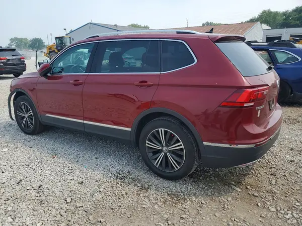 3VV2B7AX2JM160534 2018 VOLKSWAGEN TIGUAN - Image 2