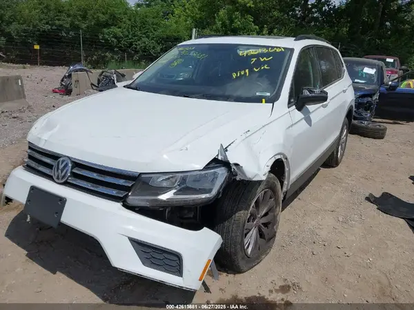 3VV2B7AX2JM168388 2018 VOLKSWAGEN TIGUAN - Image 2