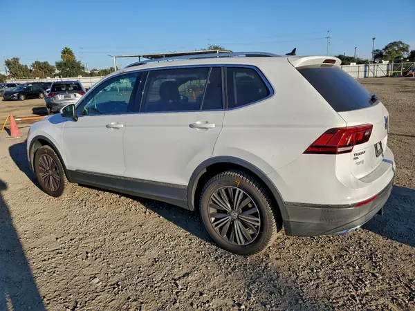 3VV2B7AX2JM170268 2018 VOLKSWAGEN TIGUAN - Image 2