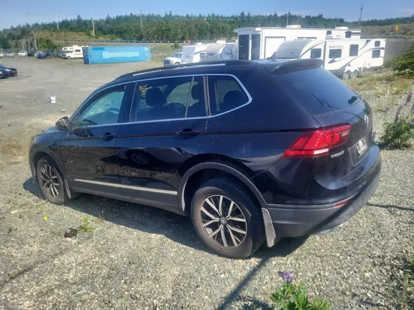 3VV2B7AX2JM187944 2018 VOLKSWAGEN TIGUAN - Image 2