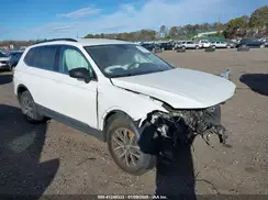 3VV2B7AX2JM195087 2018 VOLKSWAGEN TIGUAN