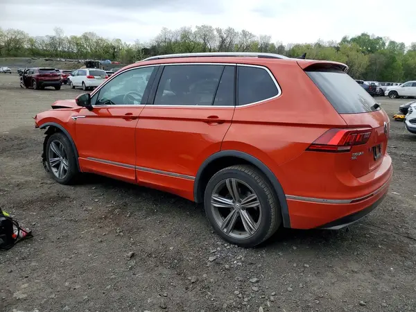 3VV2B7AX2JM207951 2018 VOLKSWAGEN TIGUAN - Image 2
