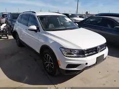 3VV2B7AX2JM218822 2018 VOLKSWAGEN TIGUAN