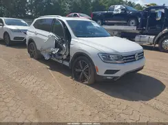 3VV2B7AX2KM048611 2019 VOLKSWAGEN TIGUAN