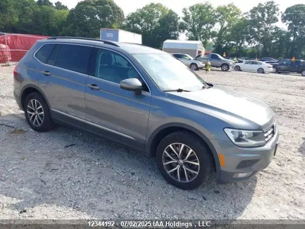 3VV2B7AX2KM054439 2019 VOLKSWAGEN TIGUAN - Image 1